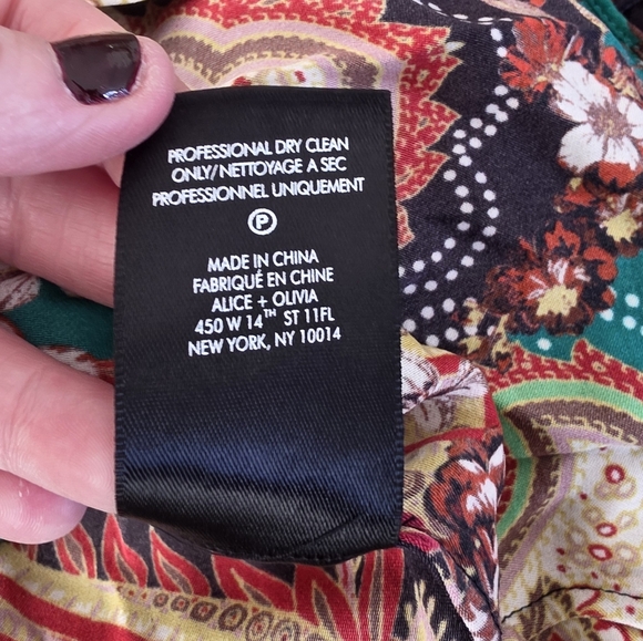 Alice + Olivia Liberty Printed Ruffled Sleeve Blouse Size P / XS - Picture 7 of 10